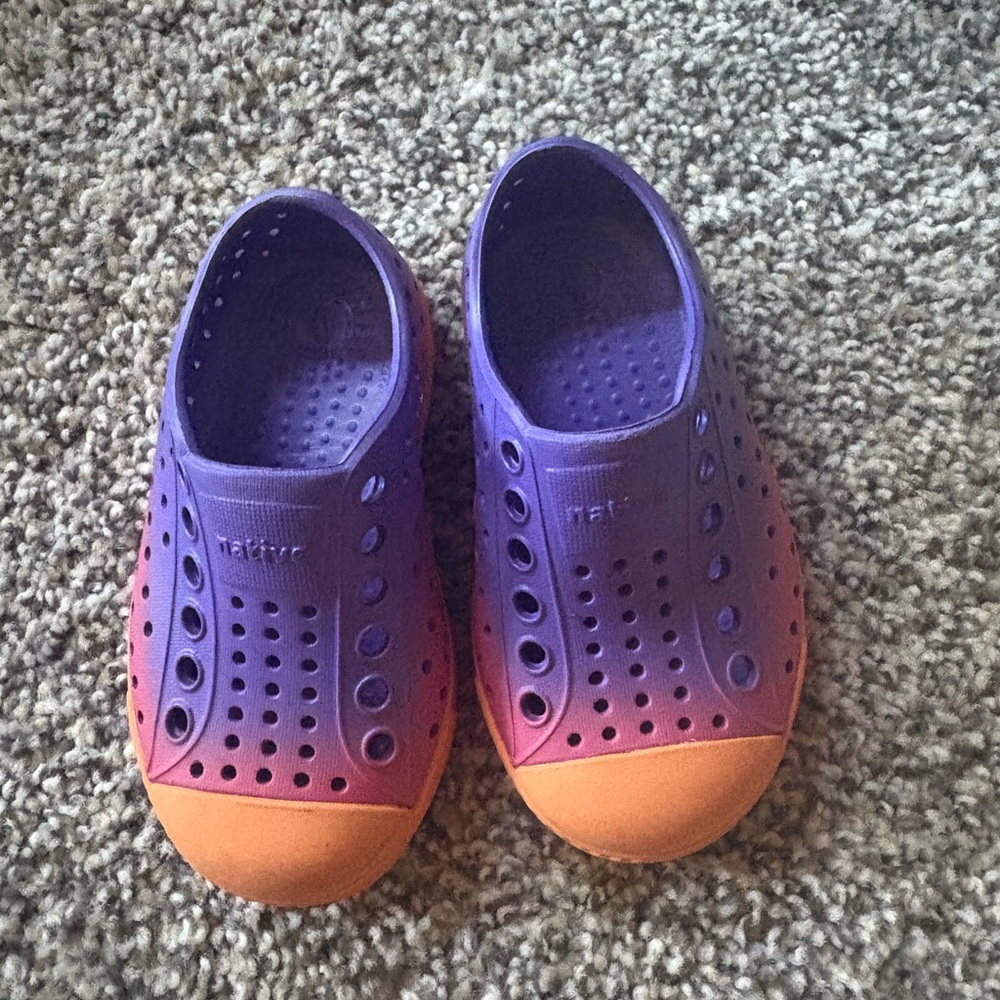 Native Kids Water Shoes - Purple and Orange